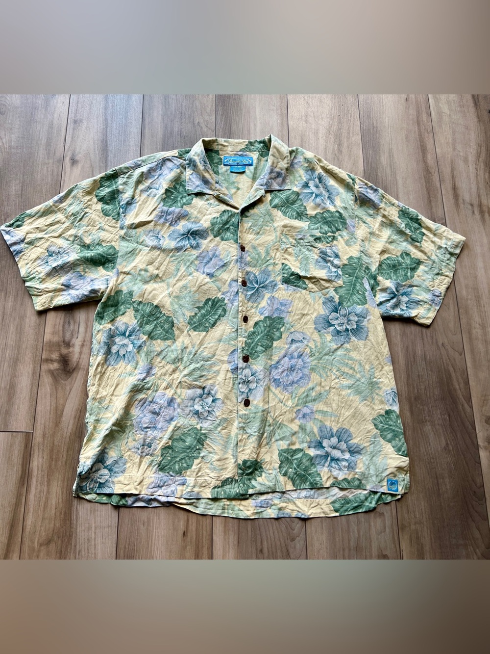 Men’s size XXL Yellow Floral Hawaiann Shirt 100% Silk